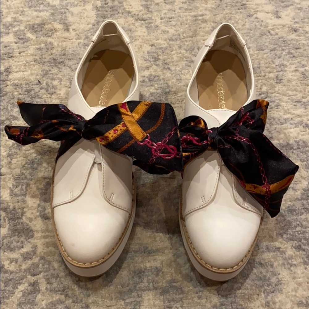 PLATFORM SNEAKER